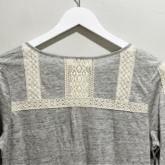 SUNDANCE CATALOG Women’s Gray Linen Crochet Lace Detail JUSTINE Tee Sz Petite S - Picture 6 of 8